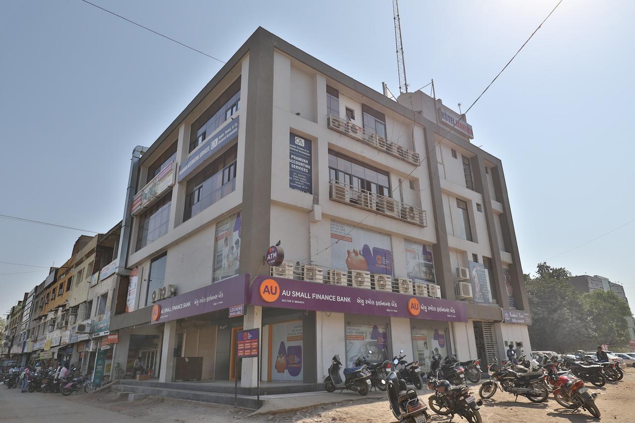 Oyo 11649 Hotel Mahima 甘地讷格尔 外观 照片