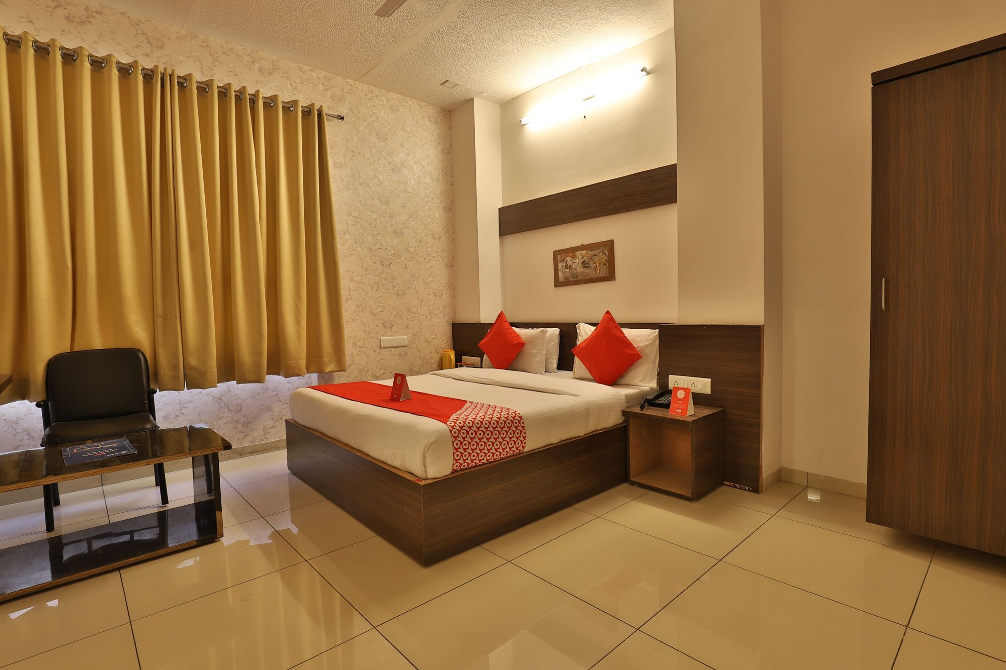 Oyo 11649 Hotel Mahima 甘地讷格尔 外观 照片