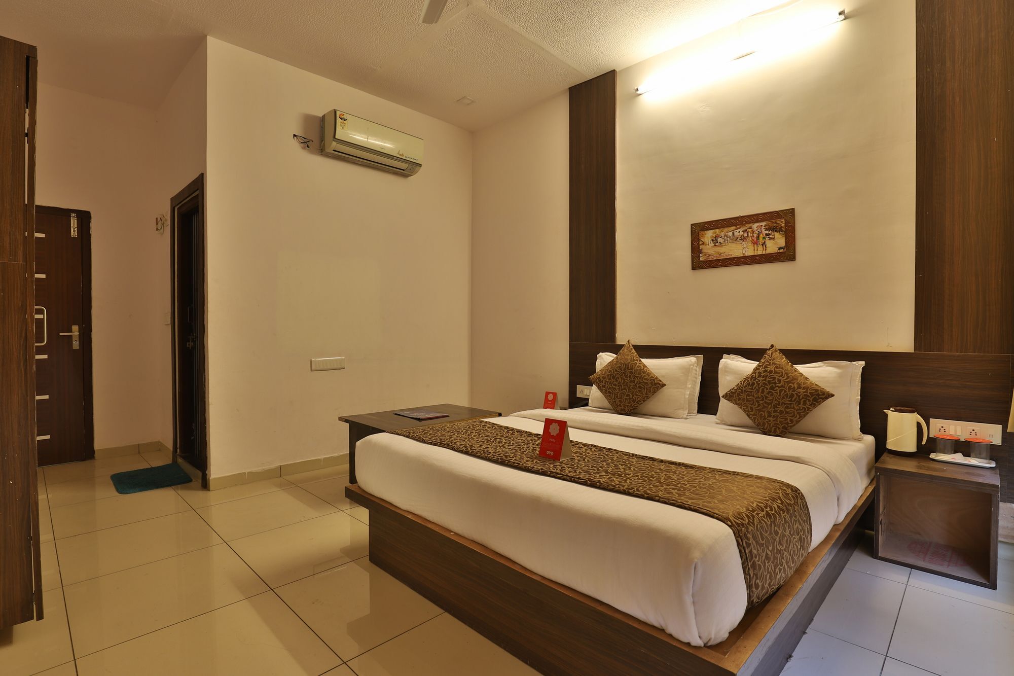 Oyo 11649 Hotel Mahima 甘地讷格尔 外观 照片