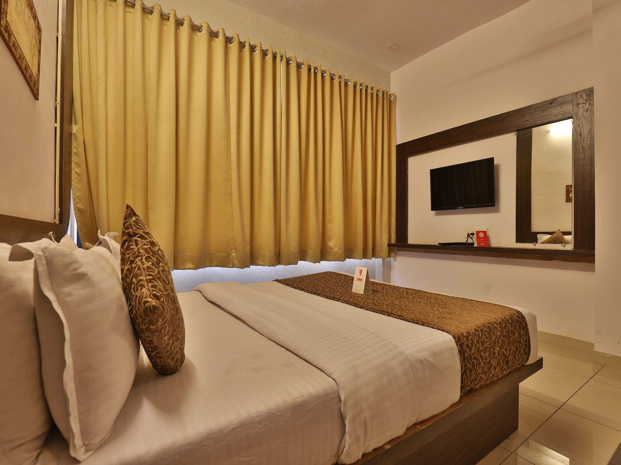Oyo 11649 Hotel Mahima 甘地讷格尔 外观 照片
