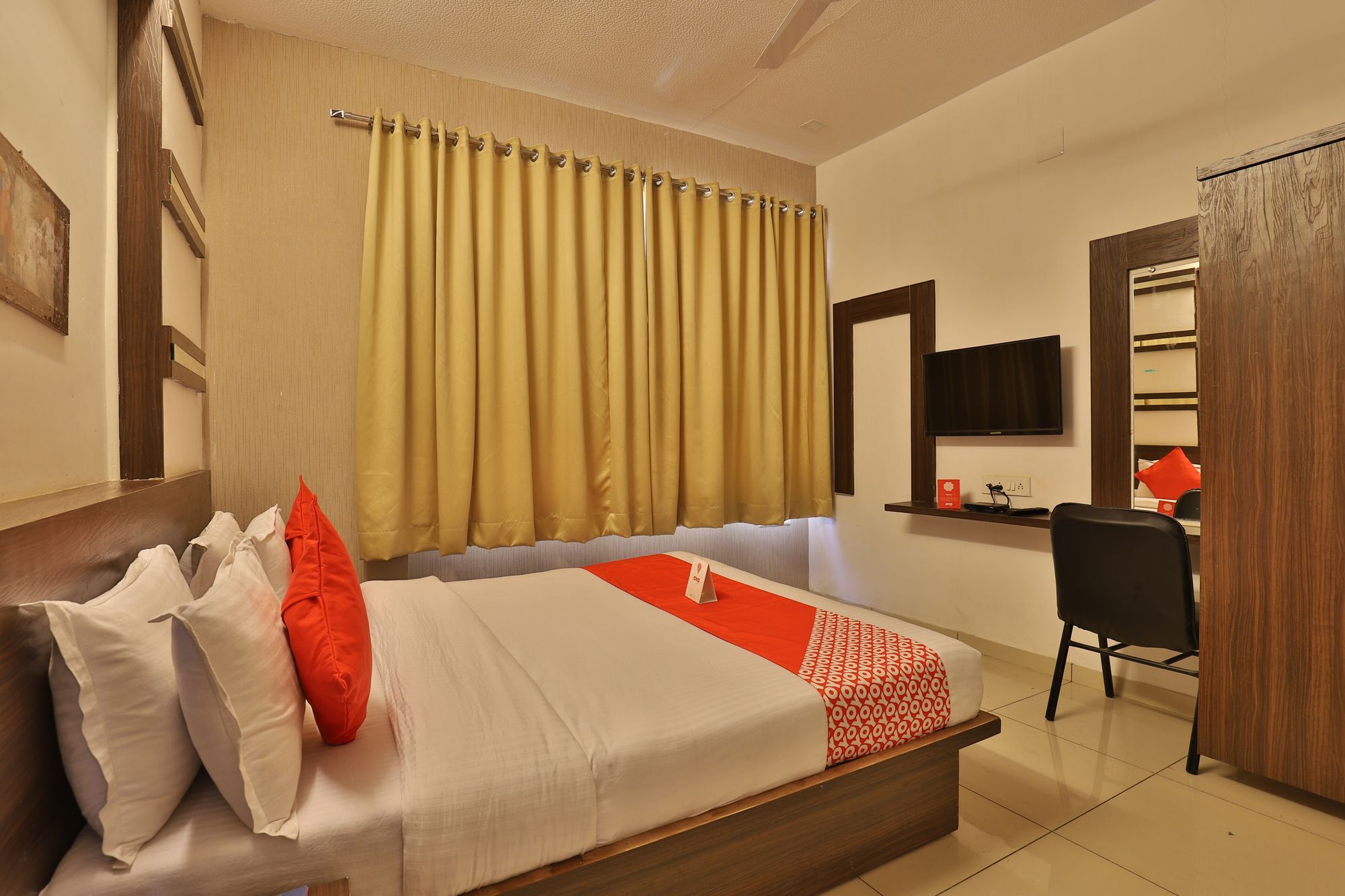 Oyo 11649 Hotel Mahima 甘地讷格尔 外观 照片